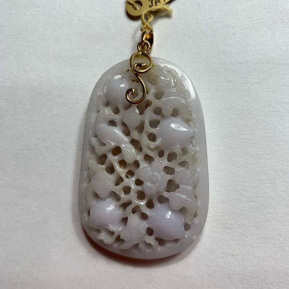 202) white/lavender ANTIQUE Burma Jadite Pendant - Picture 6 of 8
